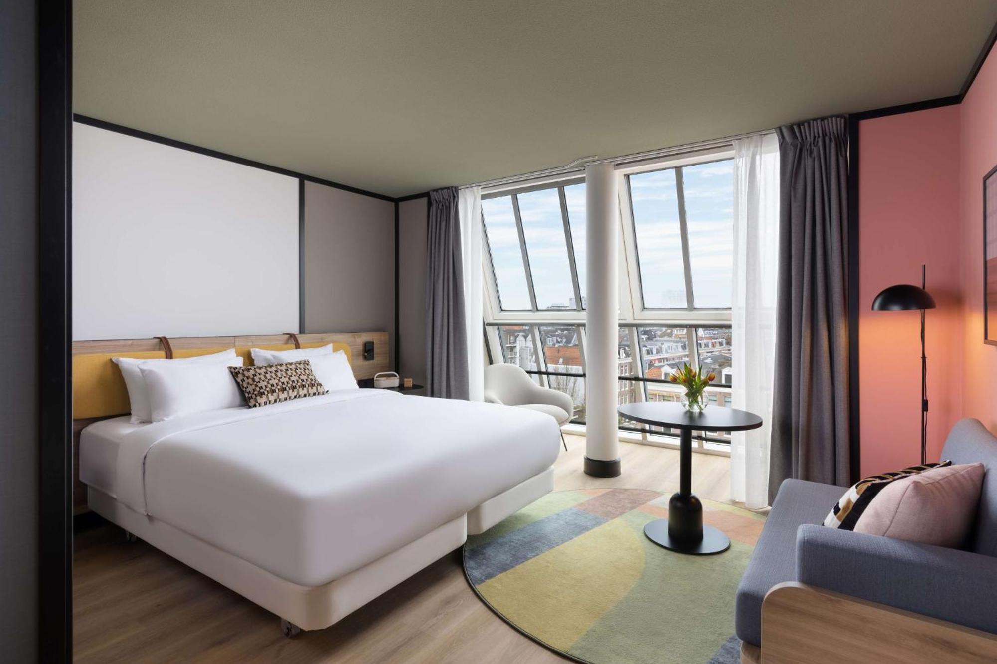 Nh Museum Quarter Hotel 4*